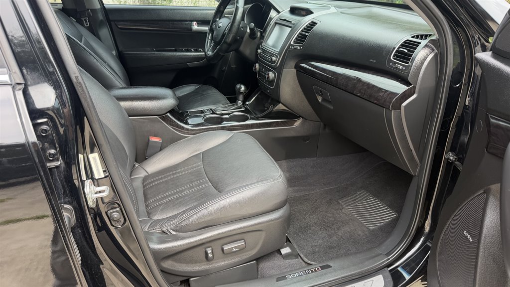 2015 Kia Sorento - $6,995