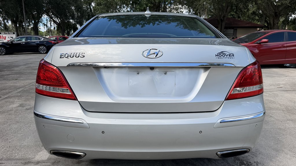 2012 Hyundai Equus - $9,995