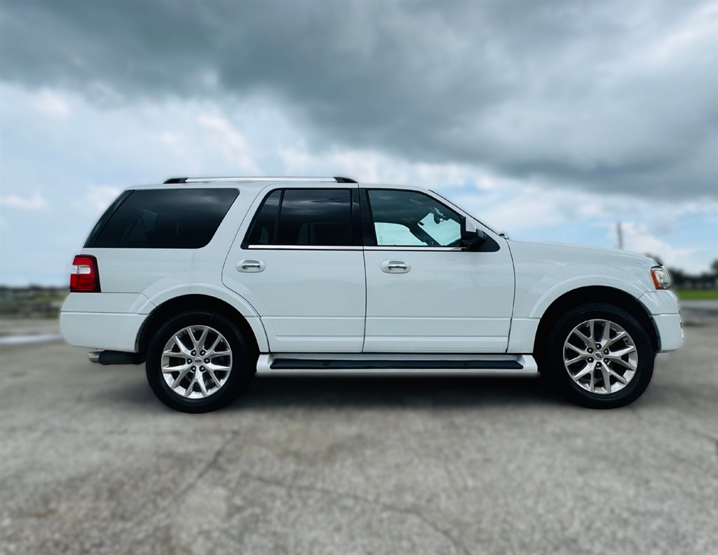 2017 Ford Expedition - $16,995