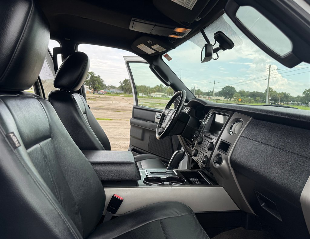 2017 Ford Expedition - $16,995