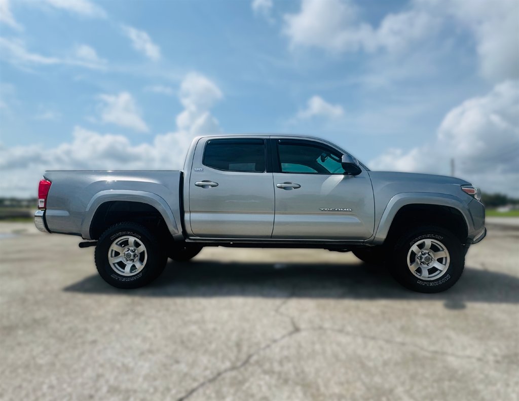 2017 Toyota Tacoma - $21,500