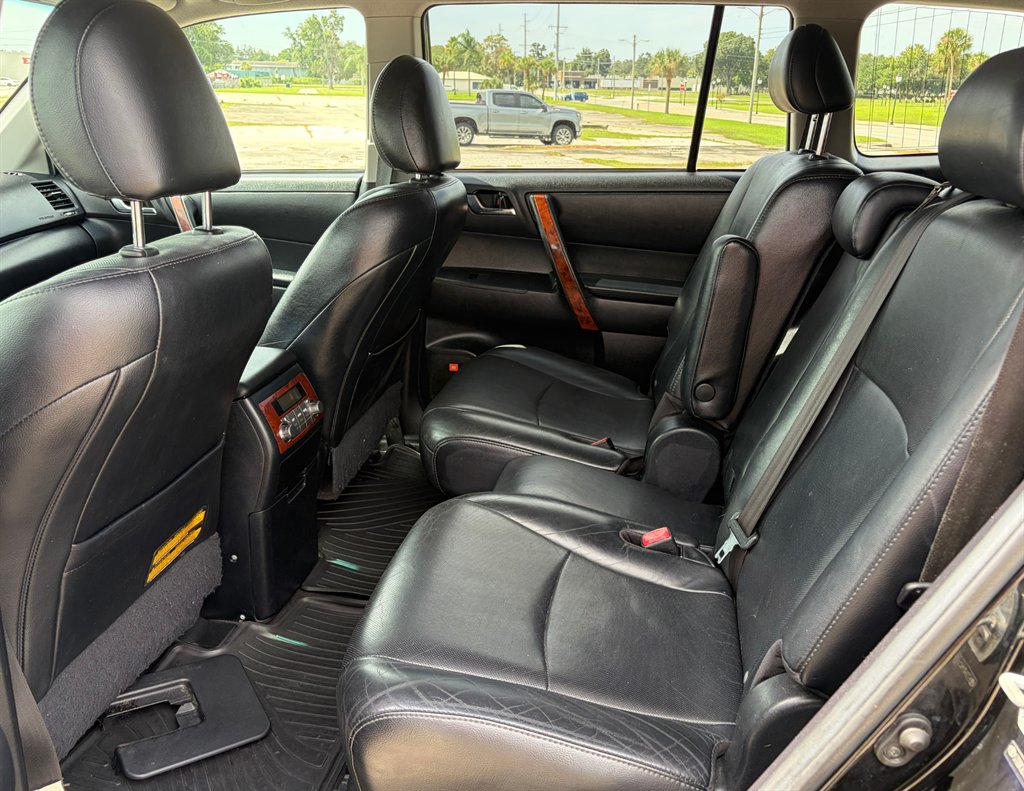 2012 Toyota Highlander - $16,995