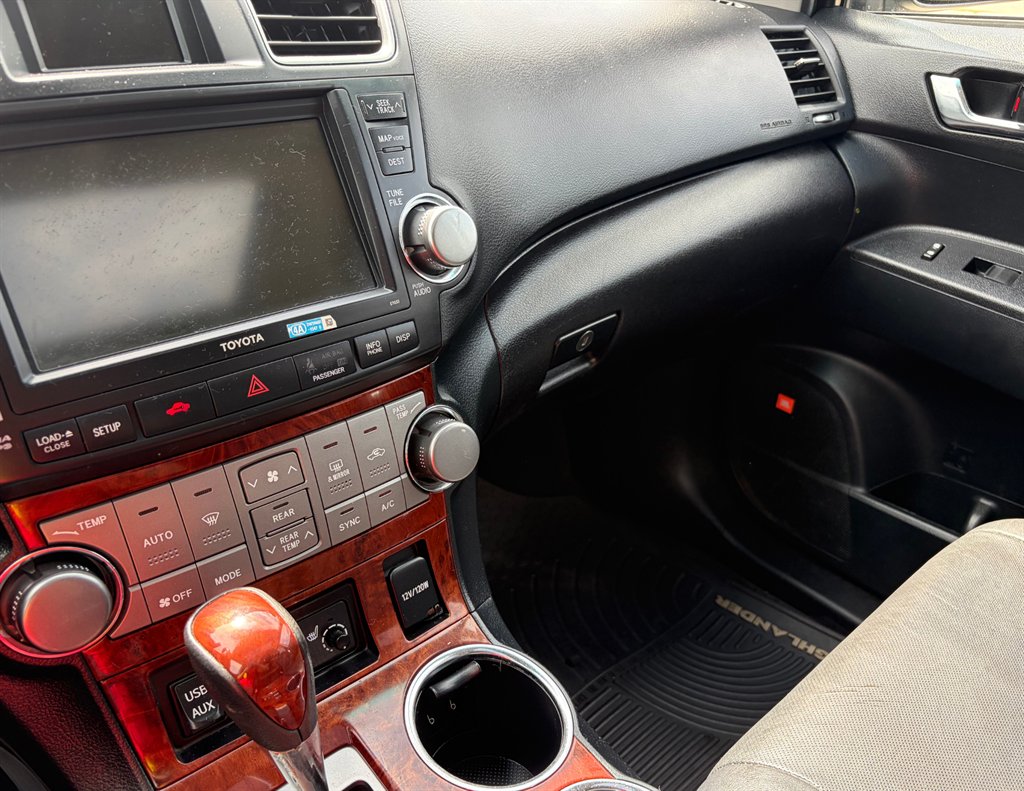 2012 Toyota Highlander - $16,995