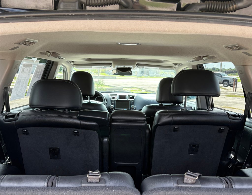 2012 Toyota Highlander - $16,995