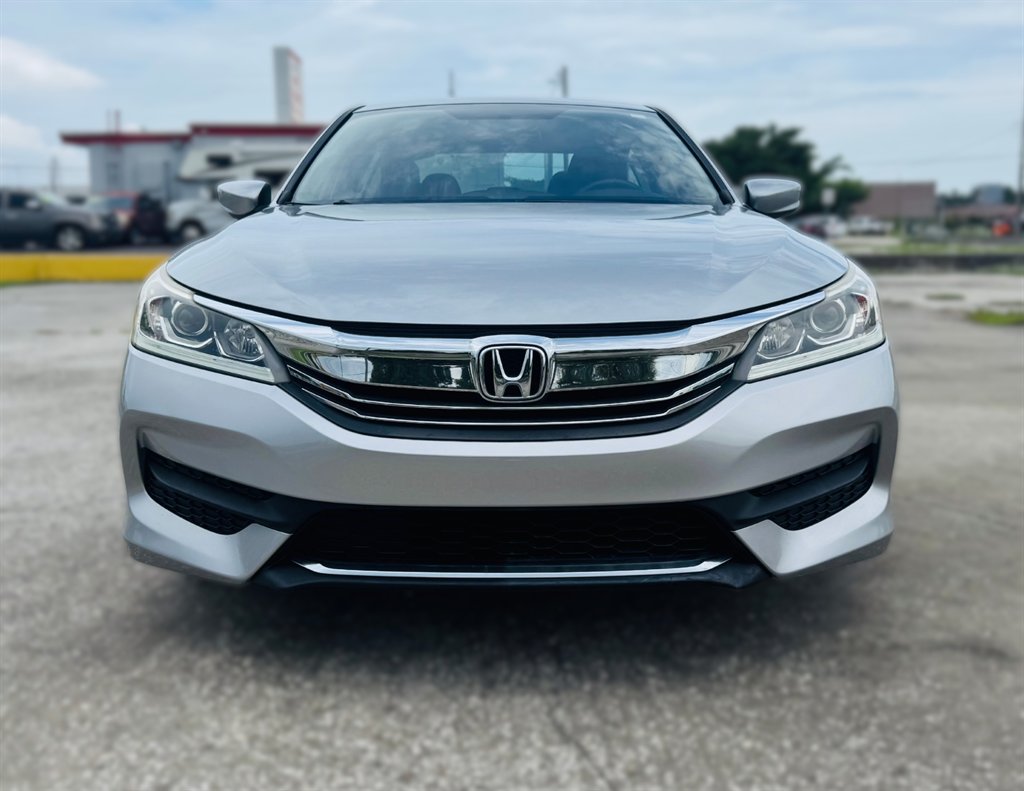2017 Honda Accord - $17,995
