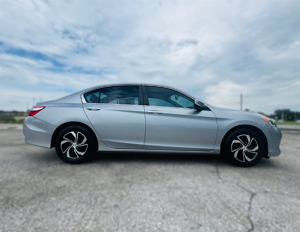 2017 Honda Accord - $17,995