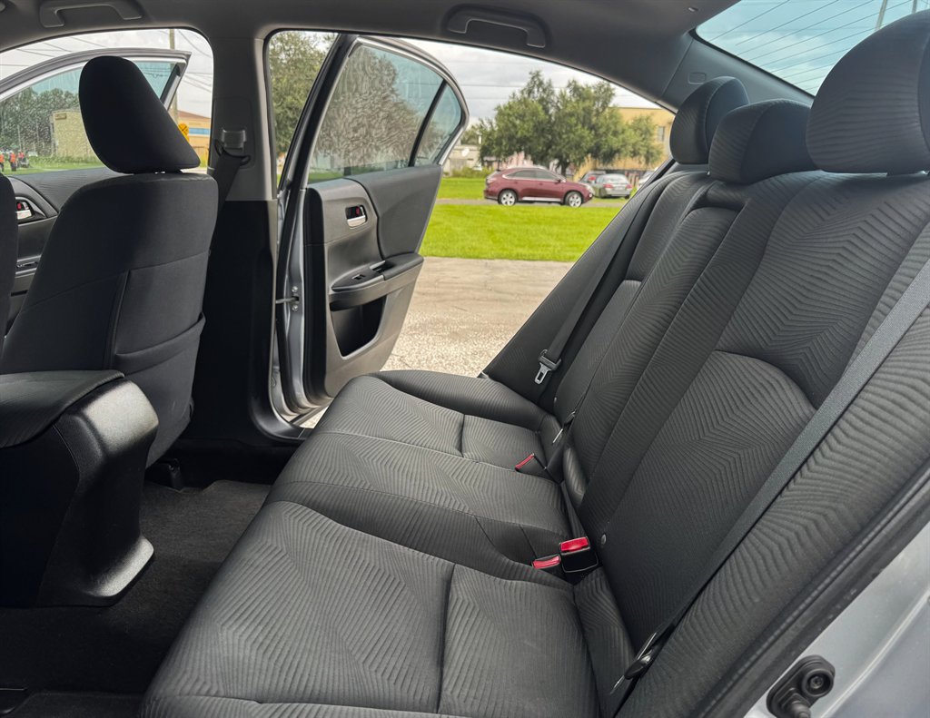 2017 Honda Accord - $17,995