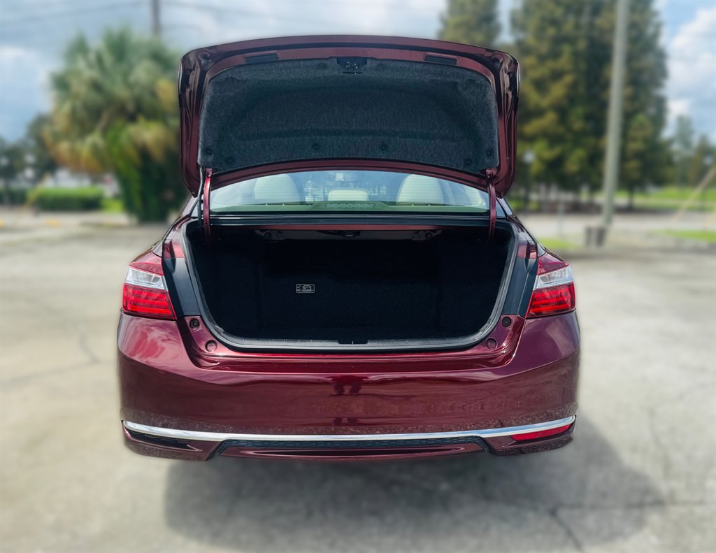 2017 Honda Accord - $17,995