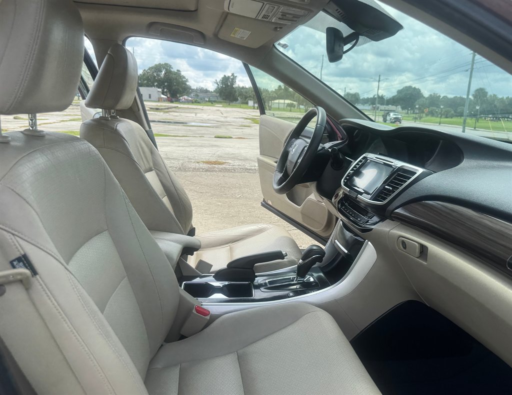 2017 Honda Accord - $17,995