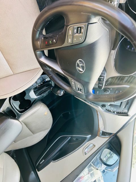 2016 Hyundai Santa Fe - $14,500
