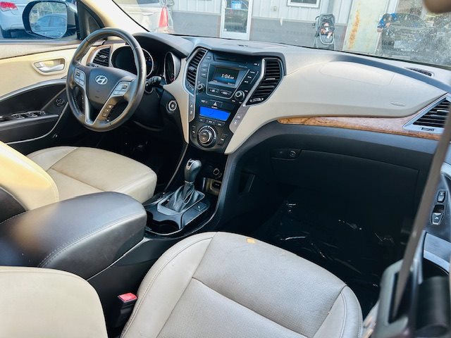 2016 Hyundai Santa Fe - $14,500