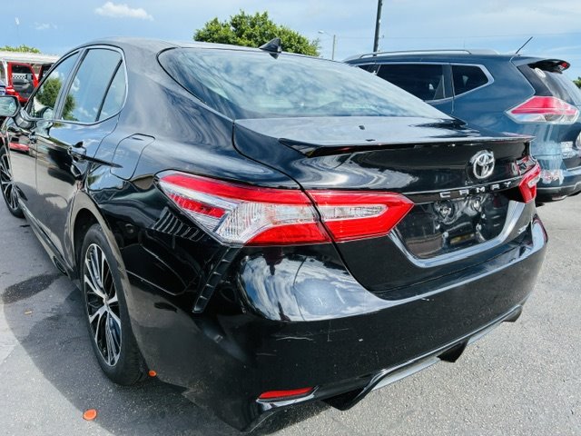 2020 Toyota Camry - $18,900