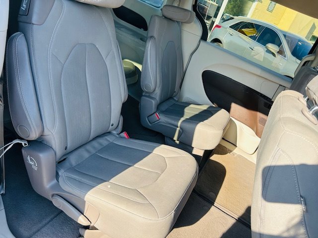 2017 Chrysler Pacifica - $15,900