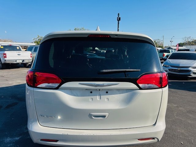 2017 Chrysler Pacifica - $15,900