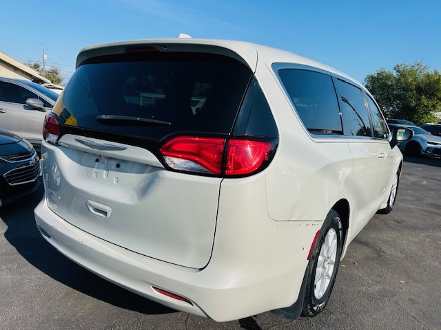 2017 Chrysler Pacifica - $15,900