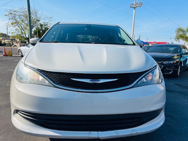 2017 Chrysler Pacifica - $15,900