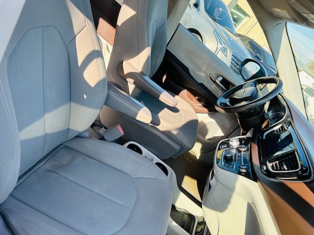 2017 Chrysler Pacifica - $15,900
