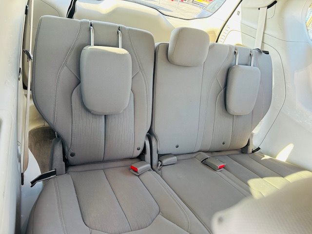 2017 Chrysler Pacifica - $15,900
