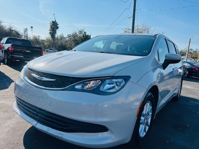 2017 Chrysler Pacifica - $15,900