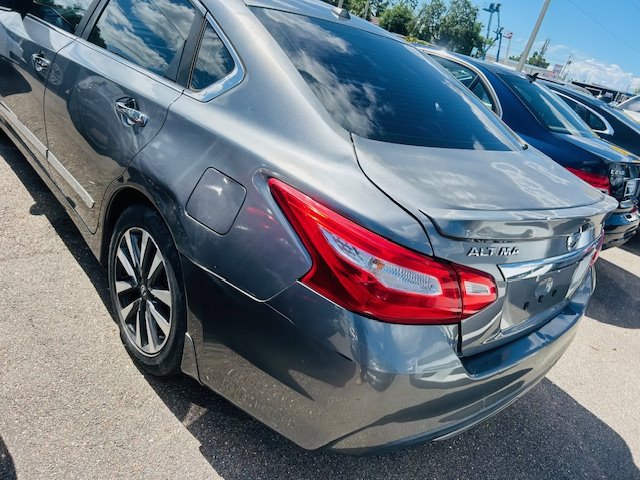 2016 Nissan Altima - $13,500