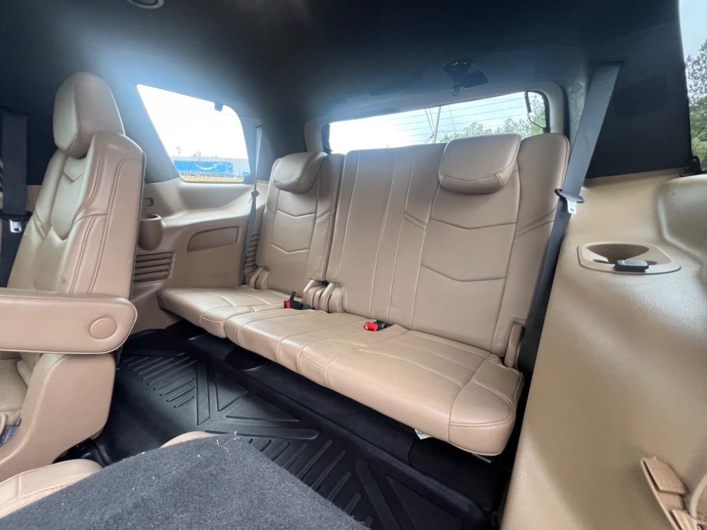 2018 Cadillac Escalade Platinum photo