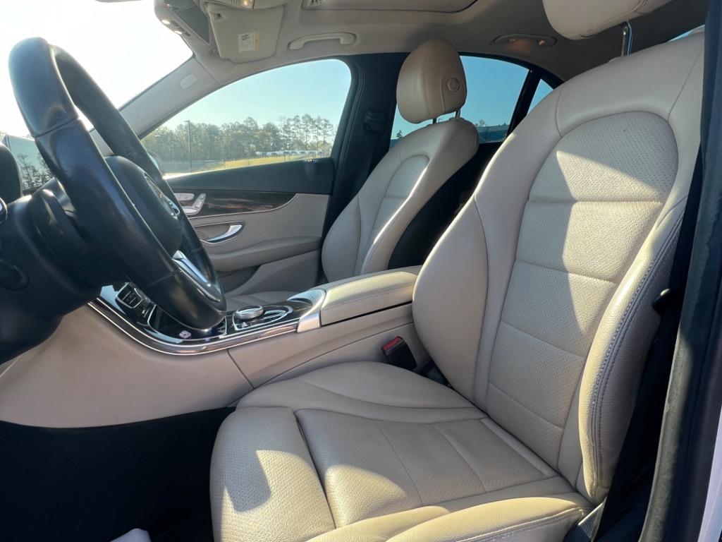 2019 Mercedes-Benz C-Class C300 photo