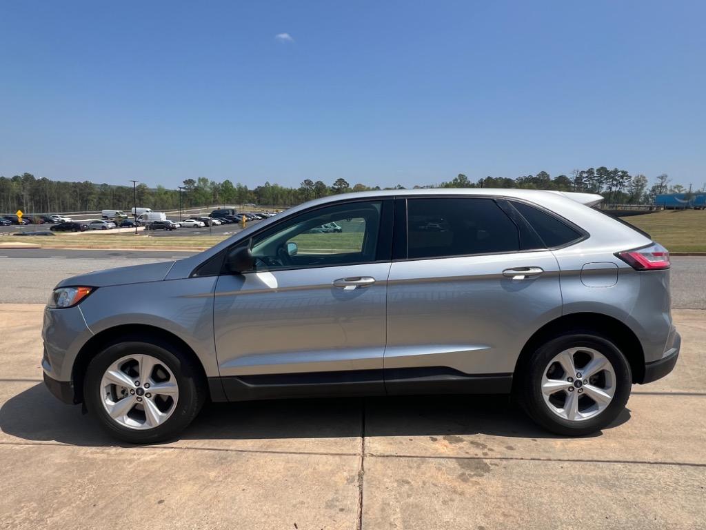 2020 Ford Edge SE photo