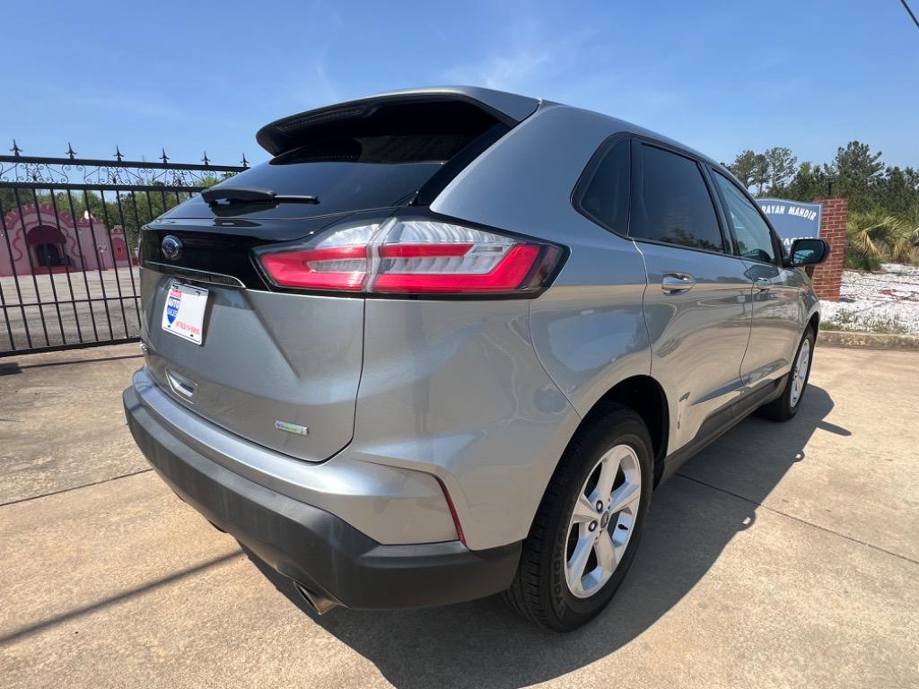 2020 Ford Edge SE photo