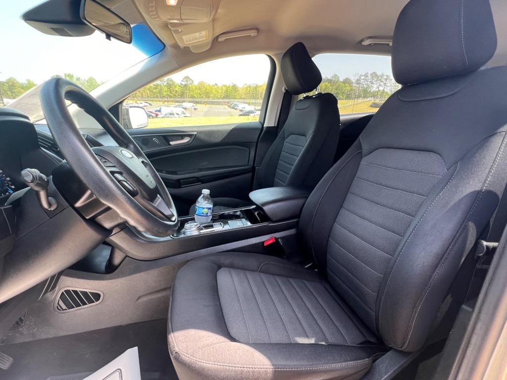 2020 Ford Edge SE photo
