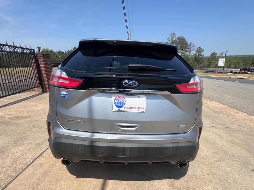 2020 Ford Edge SE photo