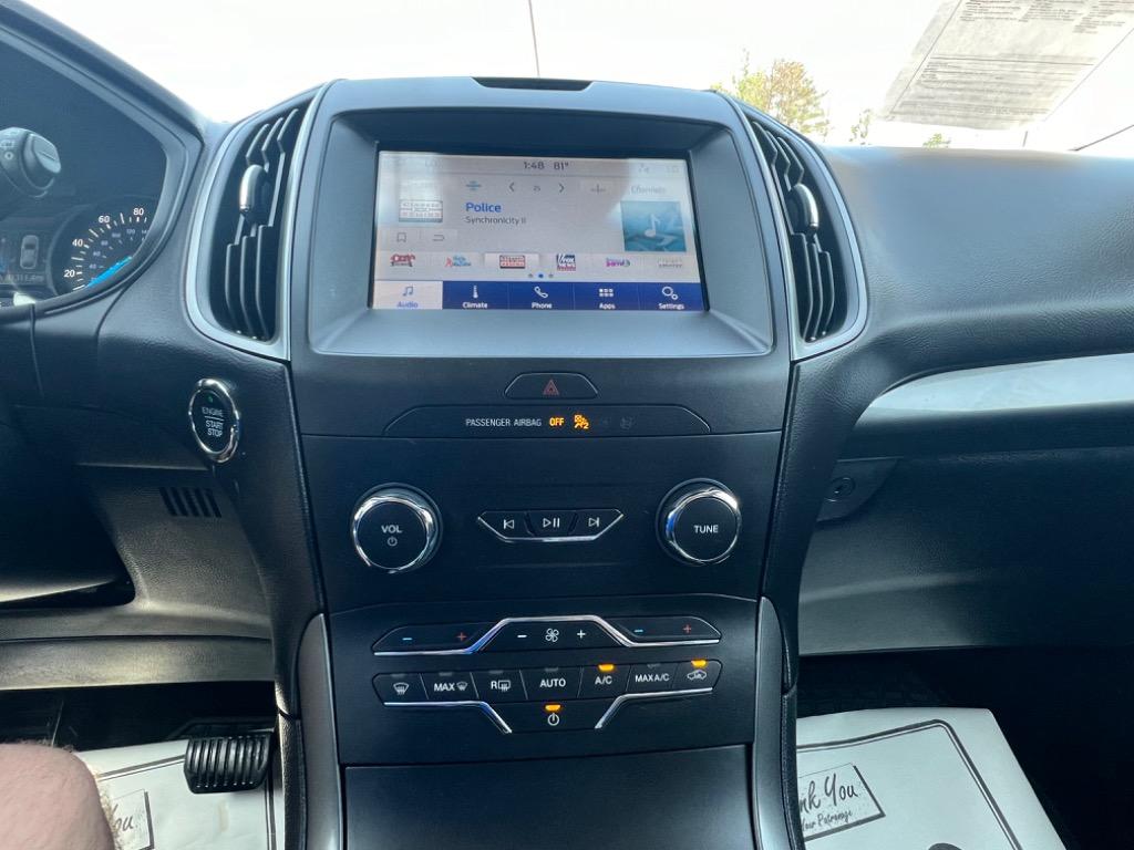 2020 Ford Edge SE photo