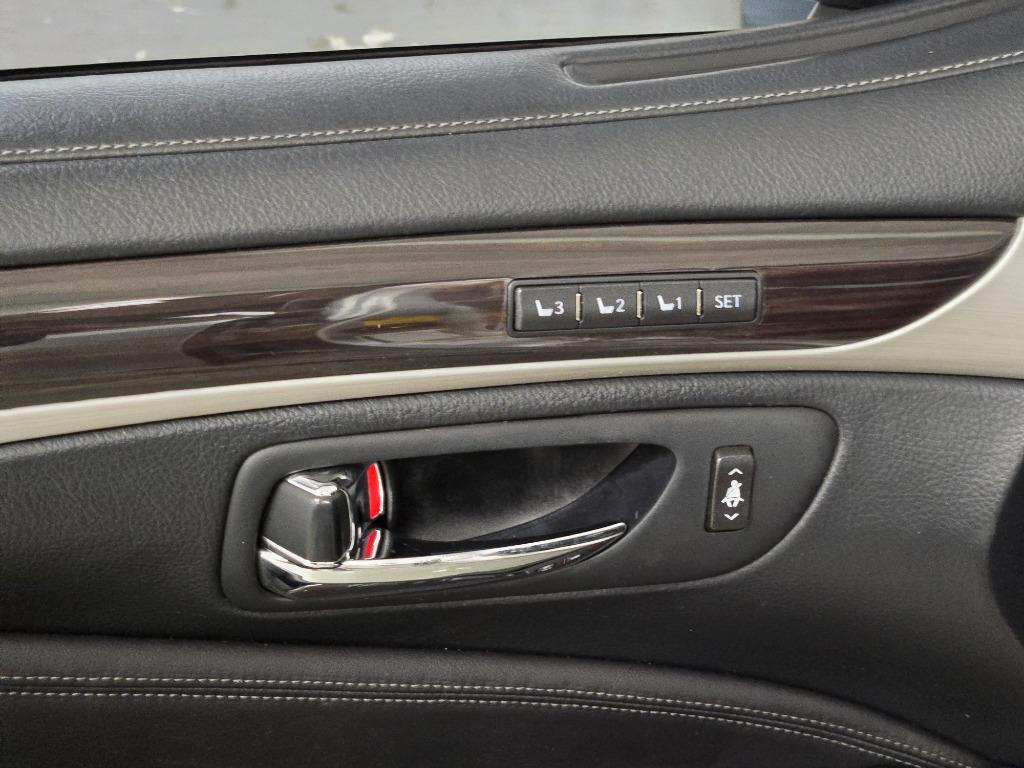 2013 Lexus LS 460 photo