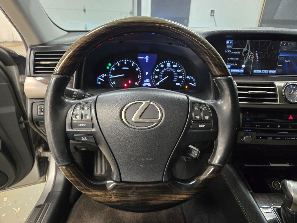 2013 Lexus LS 460 photo