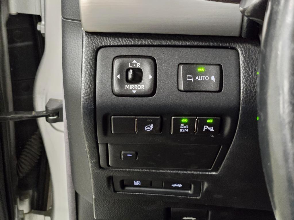 2013 Lexus LS 460 photo