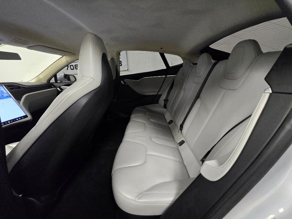 2014 Tesla Model S photo