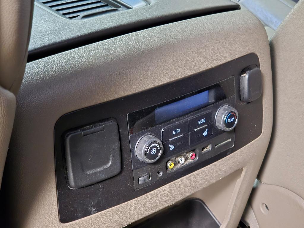 2016 Chevrolet Suburban 1500 LTZ photo