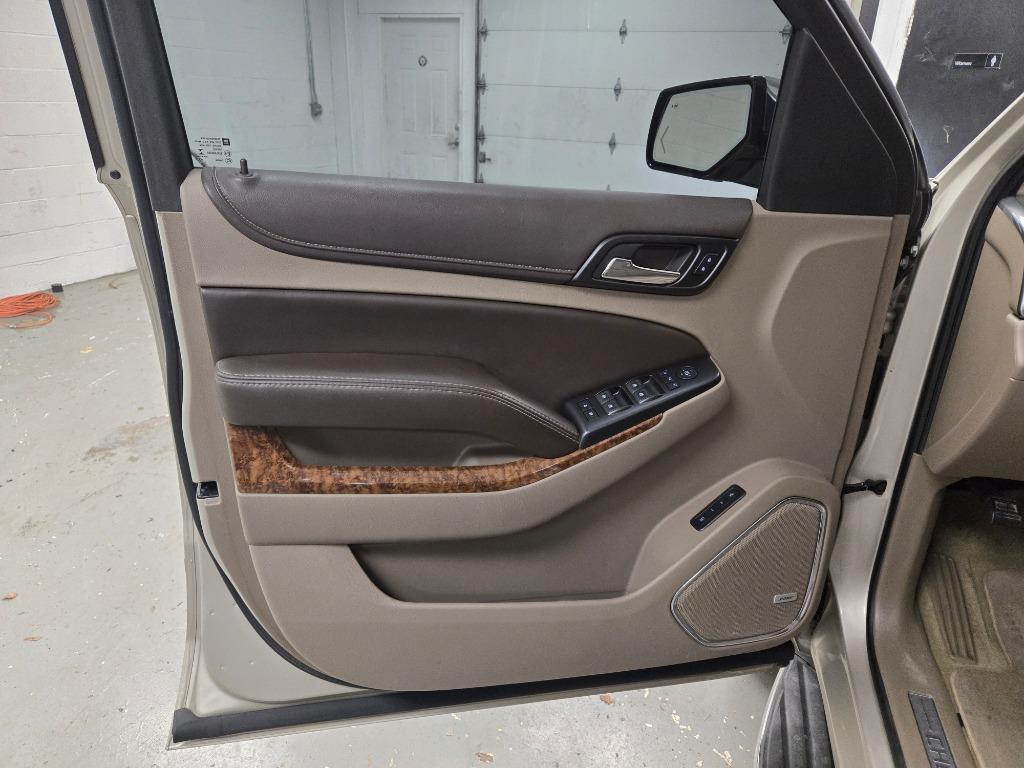 2016 Chevrolet Suburban 1500 LTZ photo