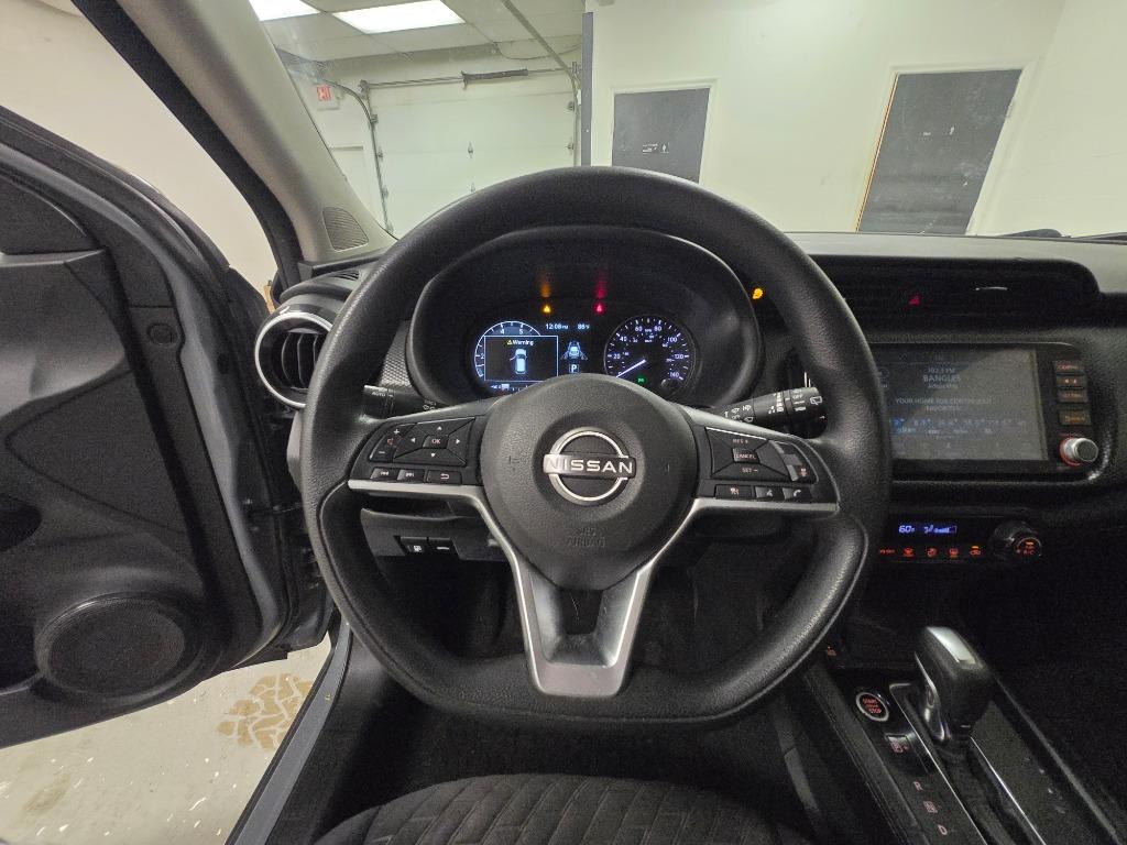 2022 Nissan Kicks SV photo