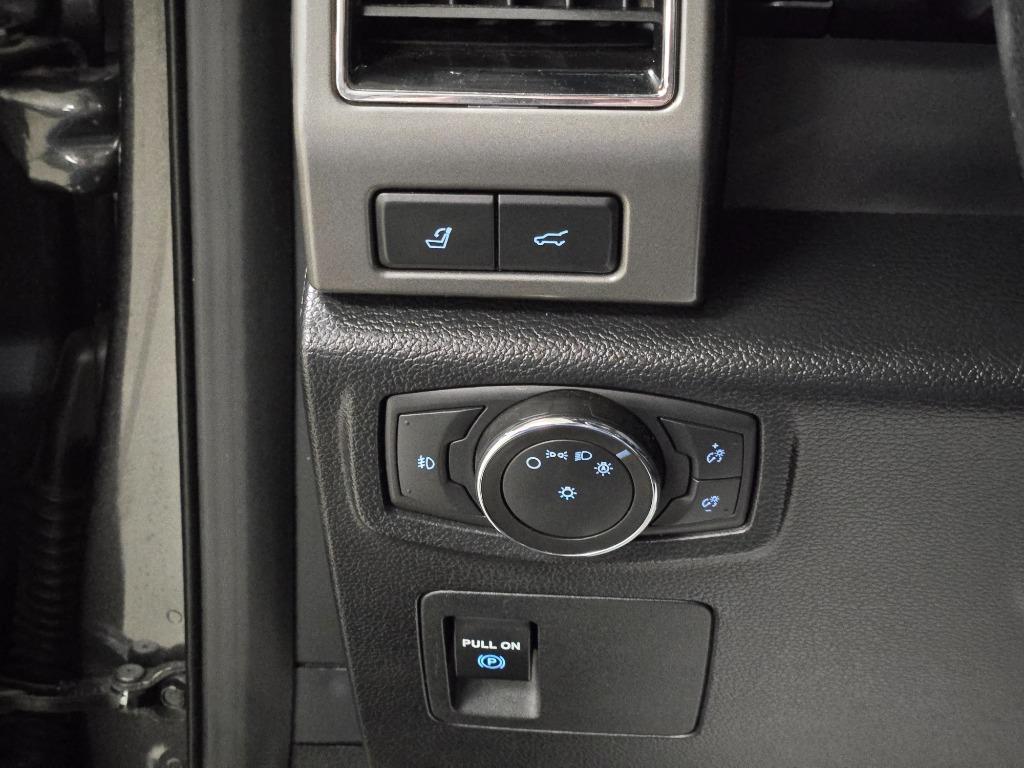 2021 Ford Expedition Max XLT photo