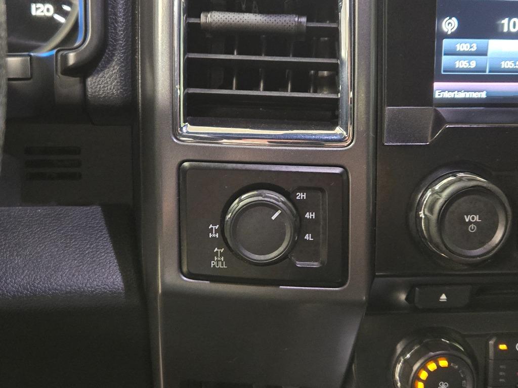 2015 Ford F150 XLT photo