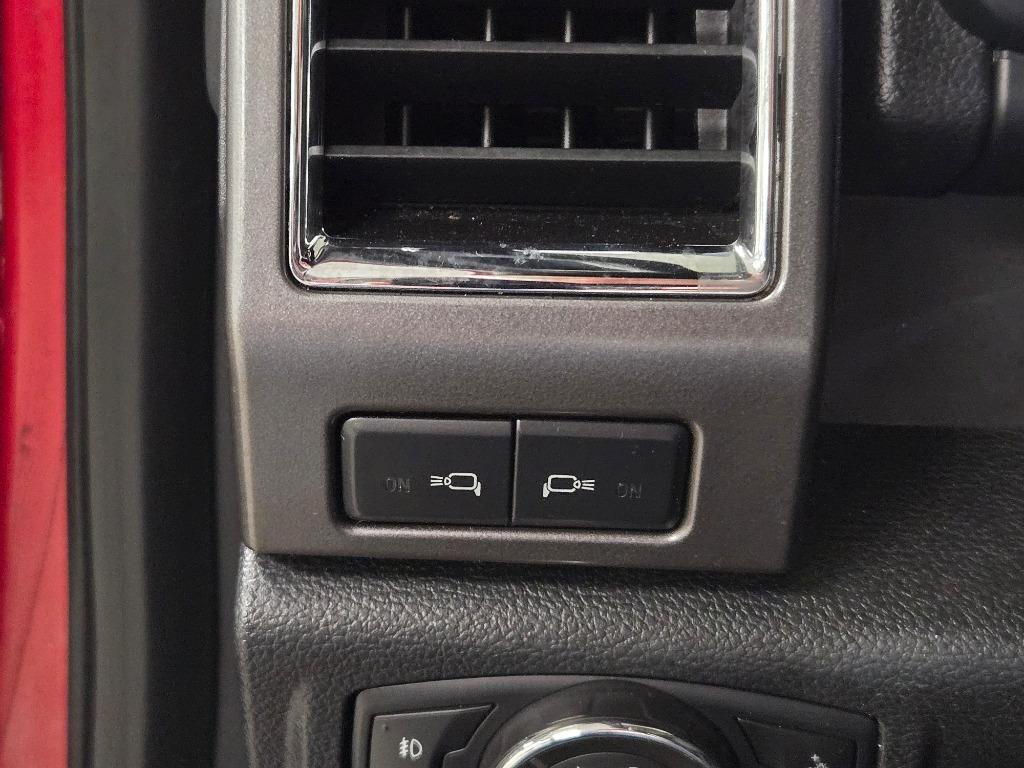 2015 Ford F150 XLT photo