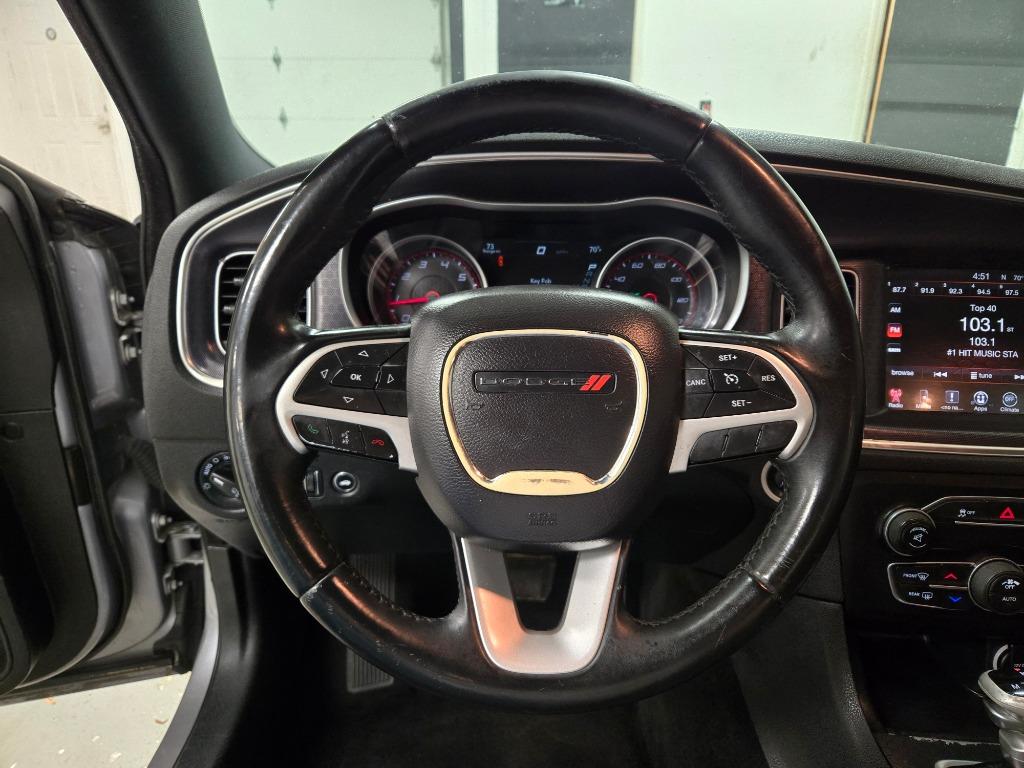 2016 Dodge Charger SXT photo