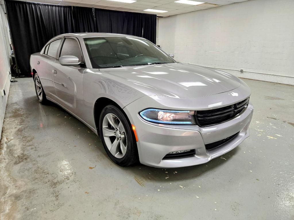 2016 Dodge Charger SXT photo