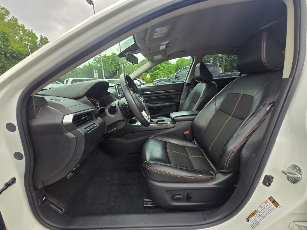 2020 Nissan Altima SR photo