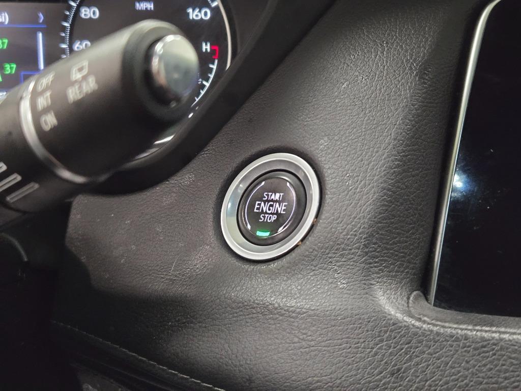 2022 Cadillac XT4 Premium Luxury photo