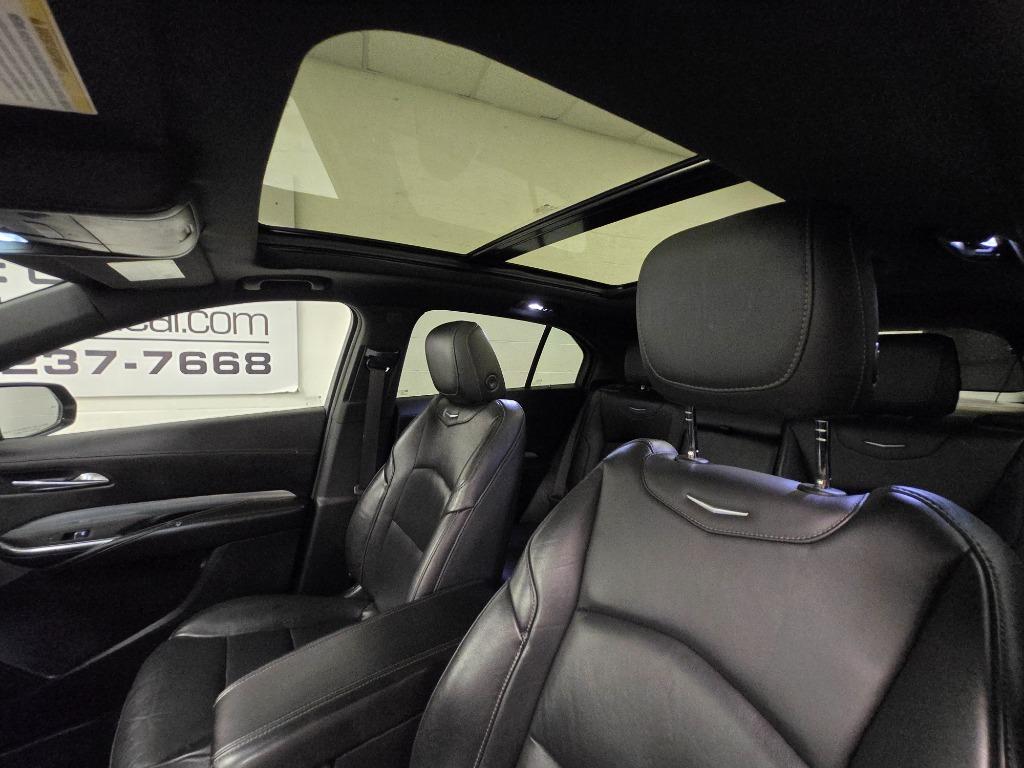 2022 Cadillac XT4 Premium Luxury photo