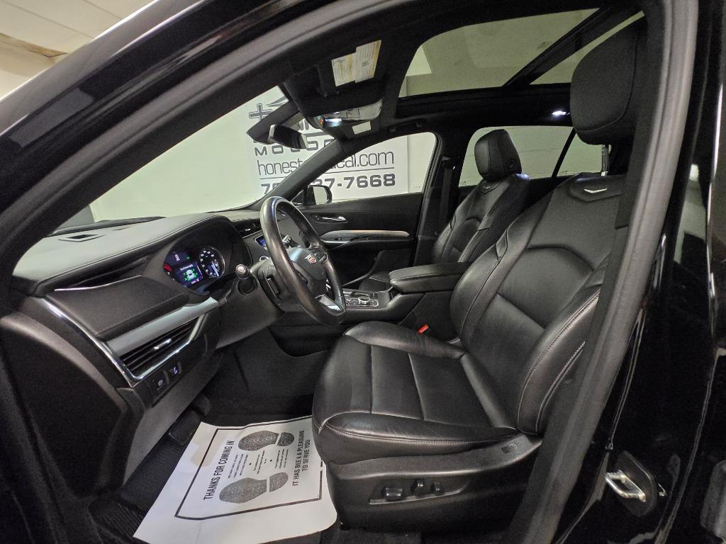 2022 Cadillac XT4 Premium Luxury photo