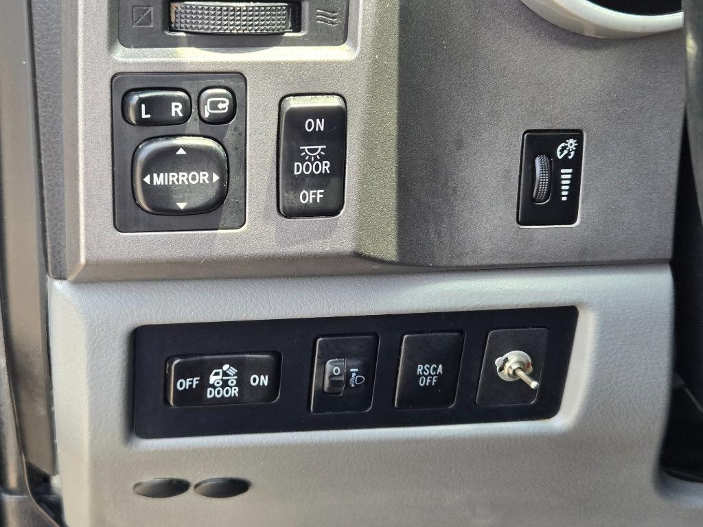 2011 Toyota Tundra Limited photo