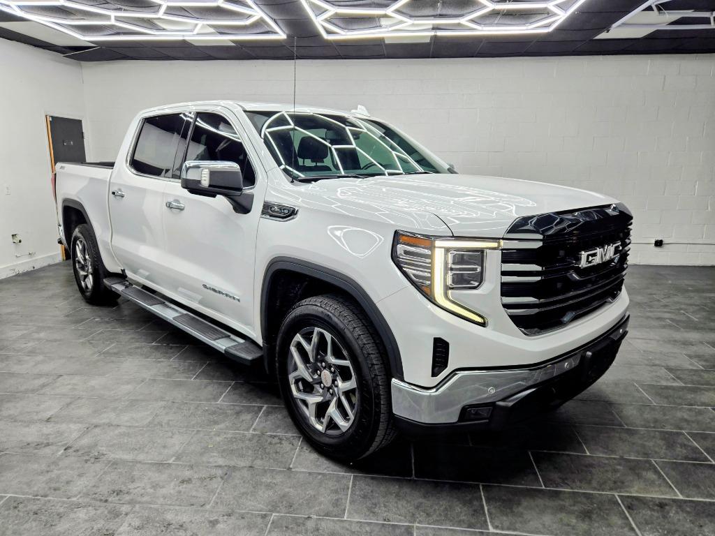 2022 GMC Sierra 1500 - $42,995