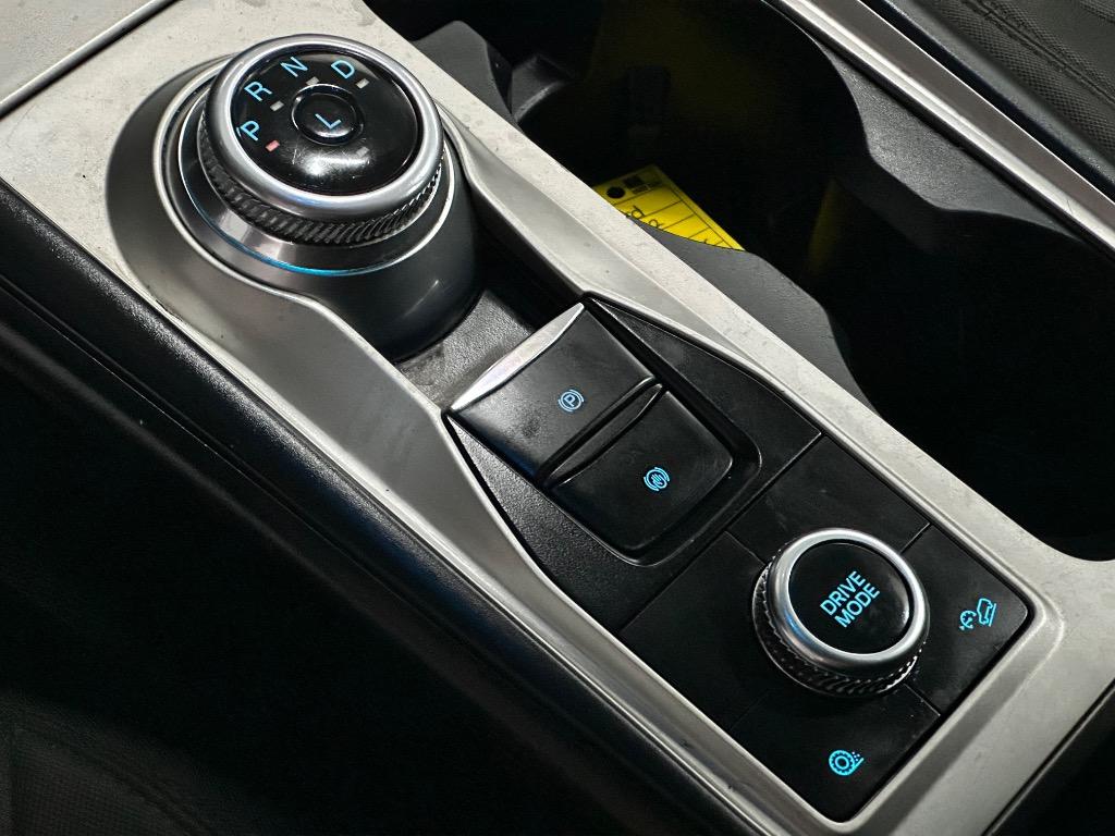 2022 Ford Explorer - $31,995